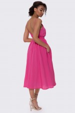Платье розовое с пышной юбкой